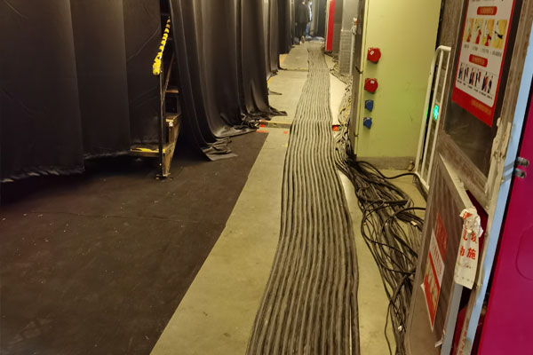 乌达柴油发电机组的输出电压可以调节到哪些范围？